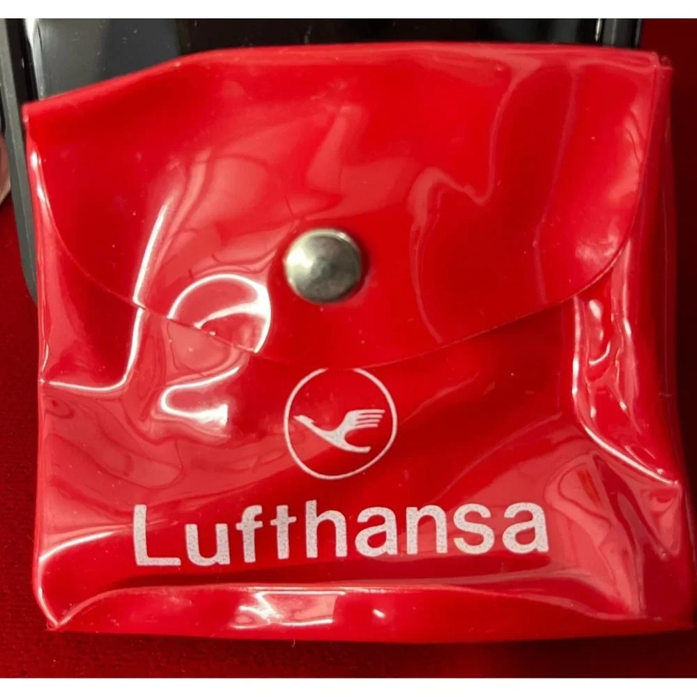 LUFTHANSA Hygiene Toilet Kit * Airline Memorabilia * Air * Collector * P002 gg